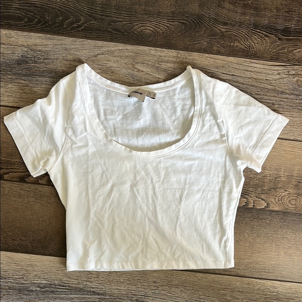 ASOS White Cropped Tshirt Women’s Size 2
